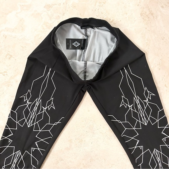 MARCELO BURLON COUNTY OF MILAN Black and White Graphic Leggings XS - Picture 6 of 6